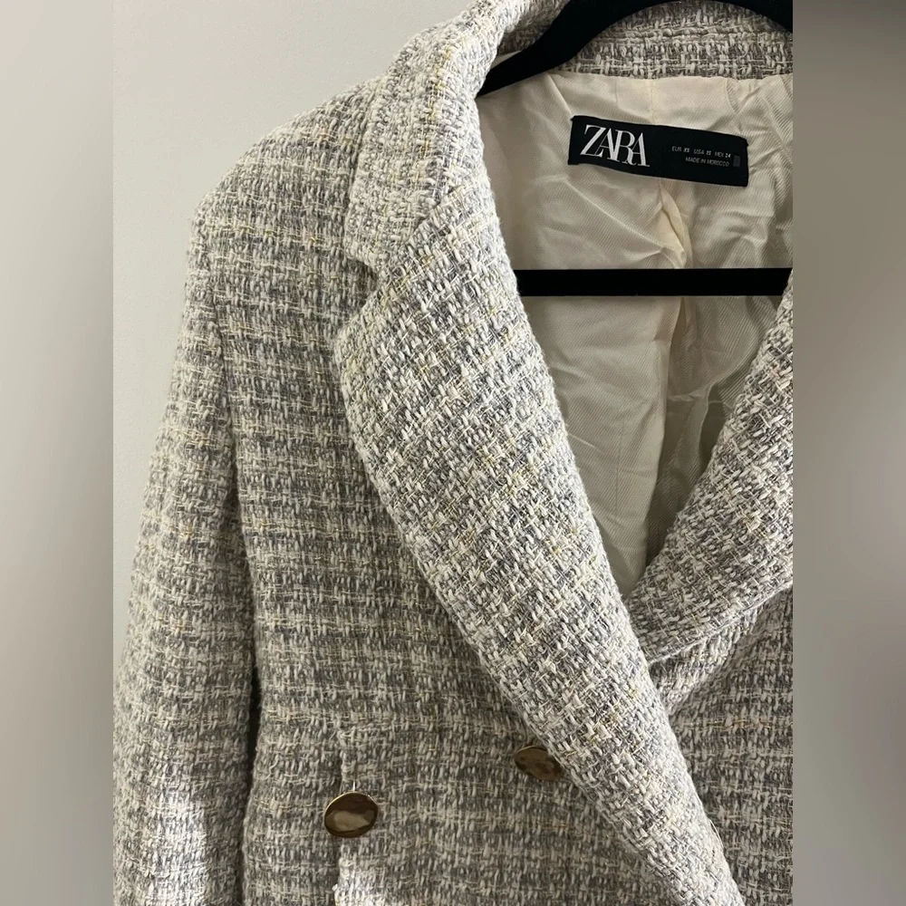 Zara Women's Classic Tweed Blazer - Picture 8 of 13